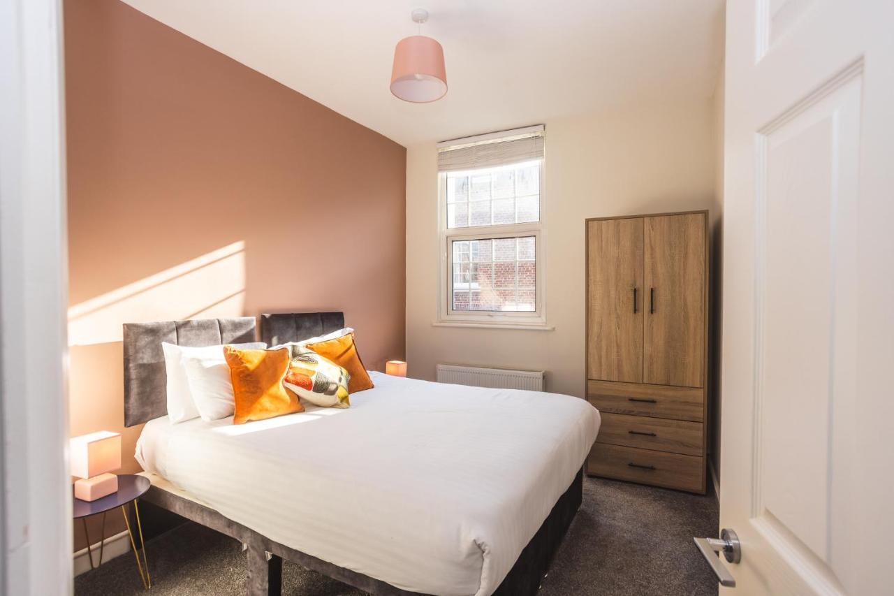 Modern Apartment Within City Walls, Parking 체스터 외부 사진
